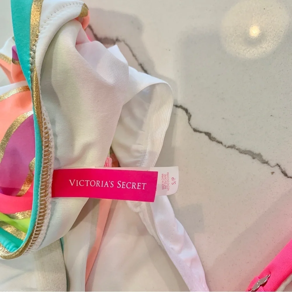 🌞 NWOT VS 2-Piece Set Rainbow Soiree Foil Gold Stripe Off-Shoulder Swimsuit